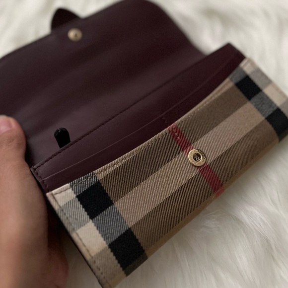 BURBERRY LONG WALLET - Picture 6 of 6